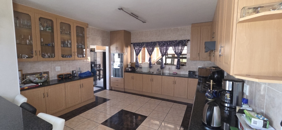 4 Bedroom Property for Sale in Roylglen Gardens Northern Cape